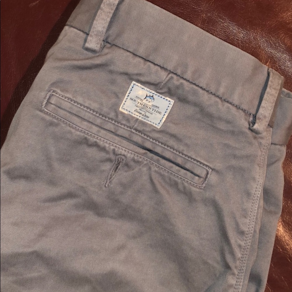 Southern Tide “Allen Fit” 8in Chino Short